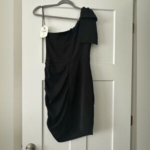 NWT One shoulder beautiful dress 🖤